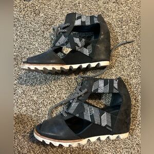 Super cute sorel wedge